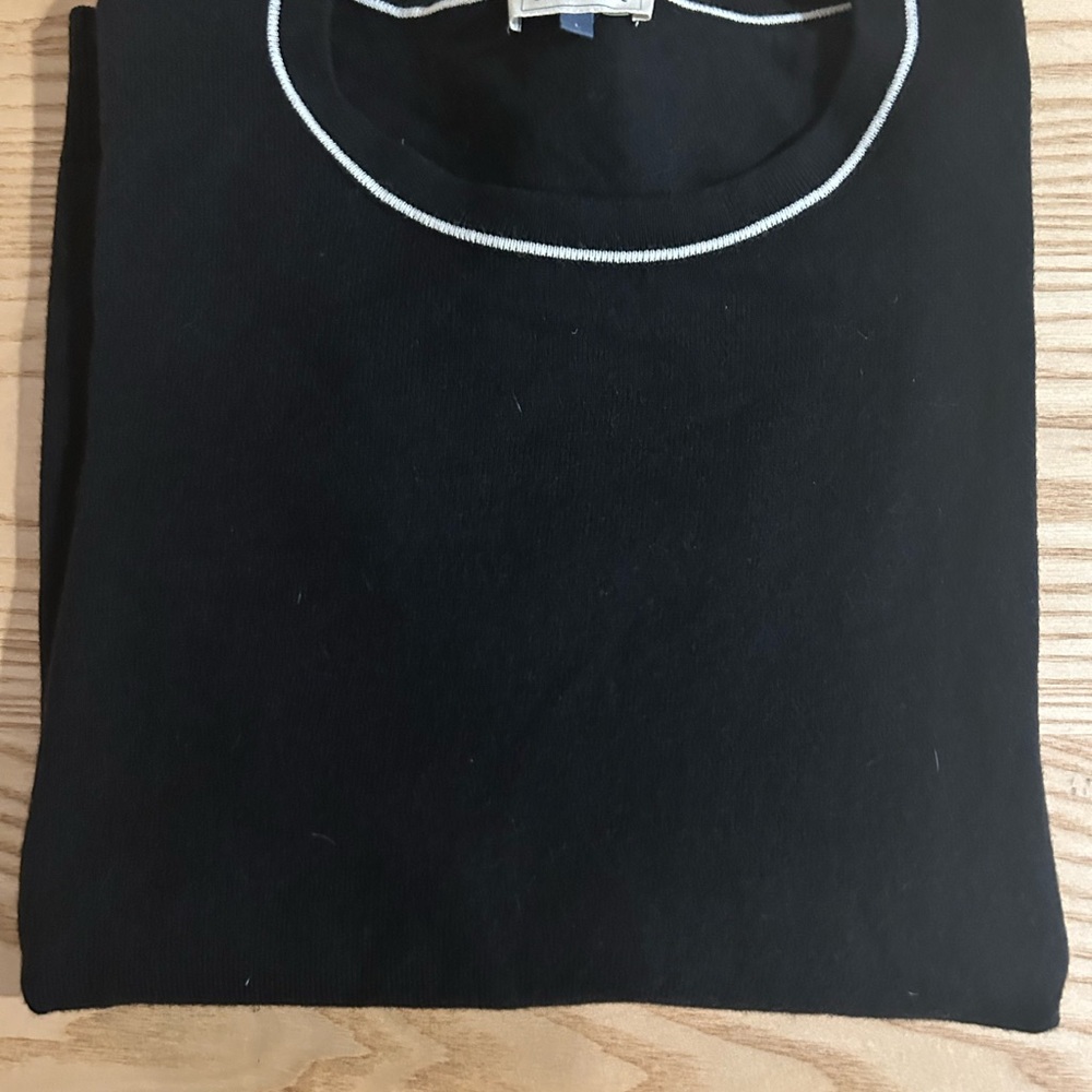COURT & ROWE Black Sweater with White Trim. Large.